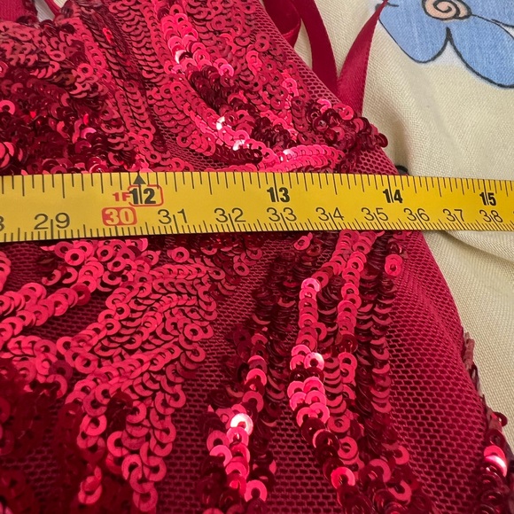 Elegant Red Sequin Dress - Picture 9 of 14